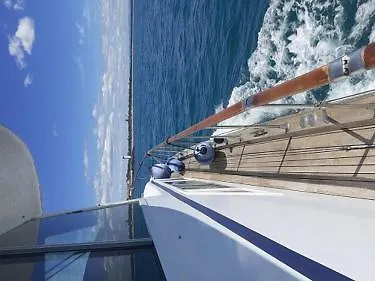 Yacht Natacha Botel